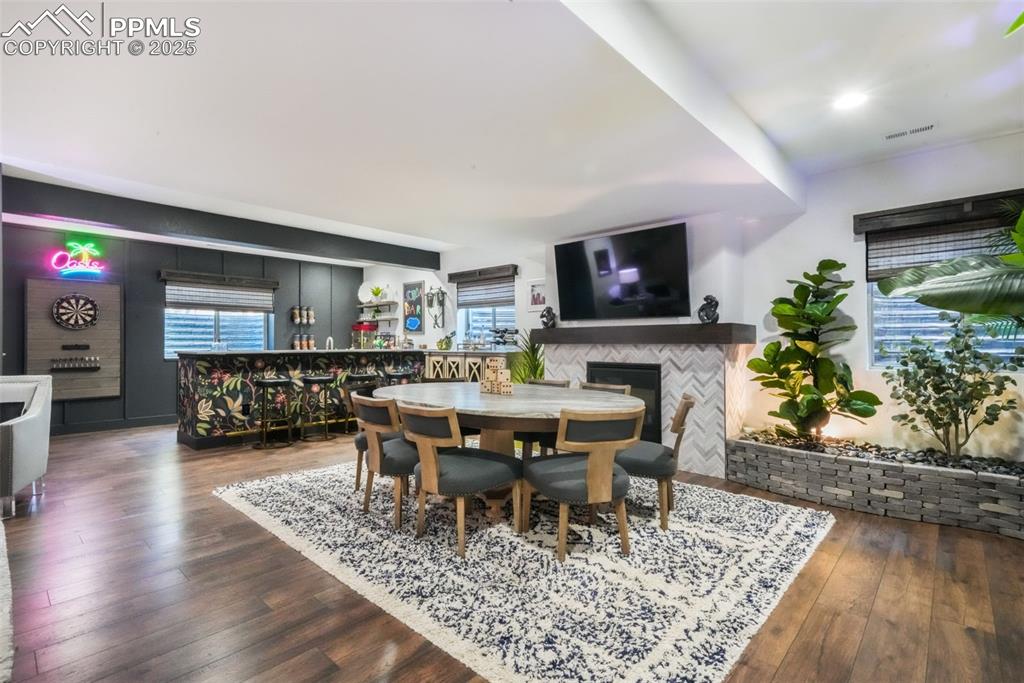 Image 24 of 50: Family Room