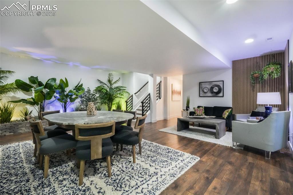 Image 26 of 50: Family Room