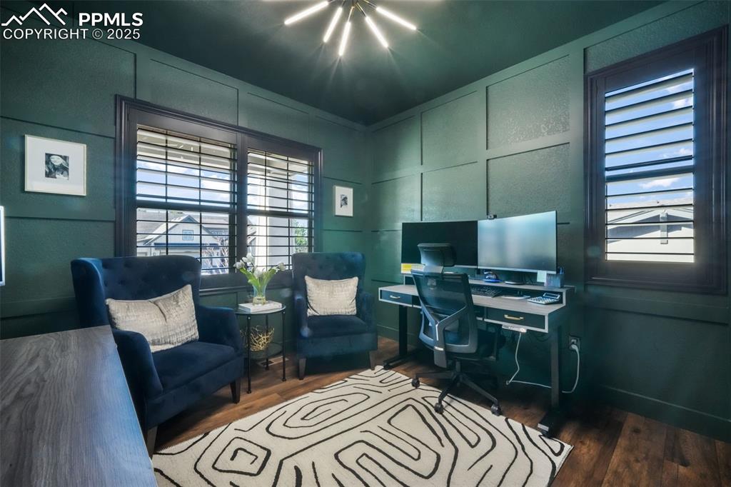 Image 3 of 50: Office