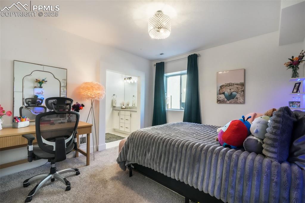 Image 32 of 50: Bedroom