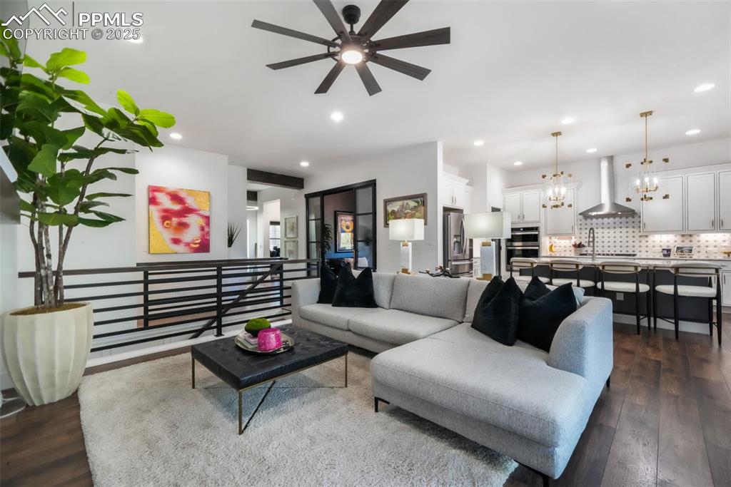 Image 9 of 50: Living Room