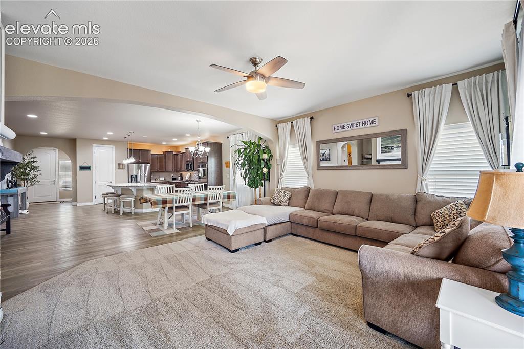 Image 15 of 49: Open concept