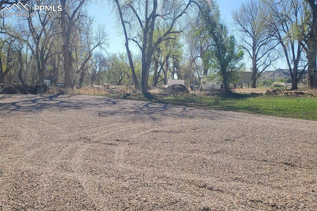 Image 11 of 27: Lot