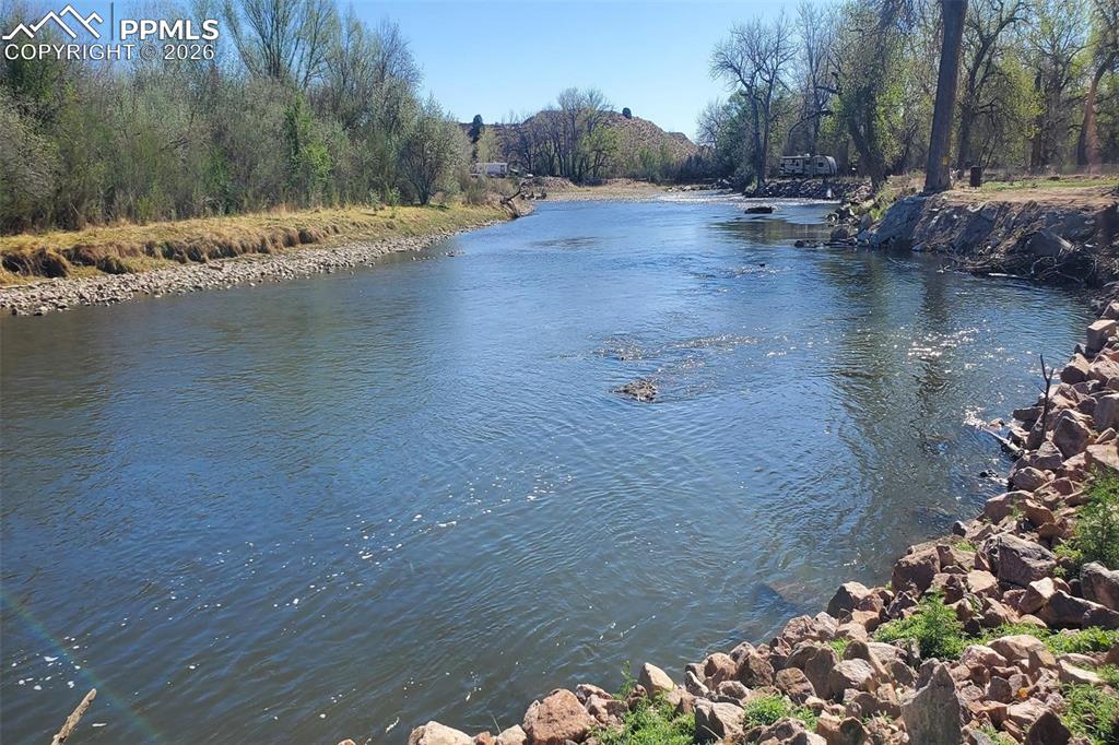 Image 3 of 27: The lot offers 240 feet of private Arkansas River access.
