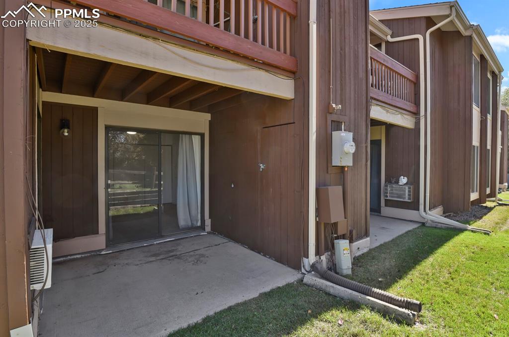 Image 16 of 17: View of exterior entry