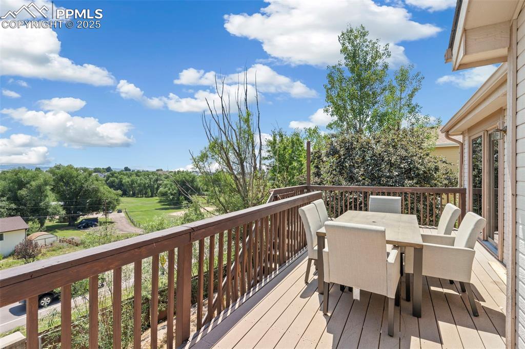 Image 33 of 34: Deck