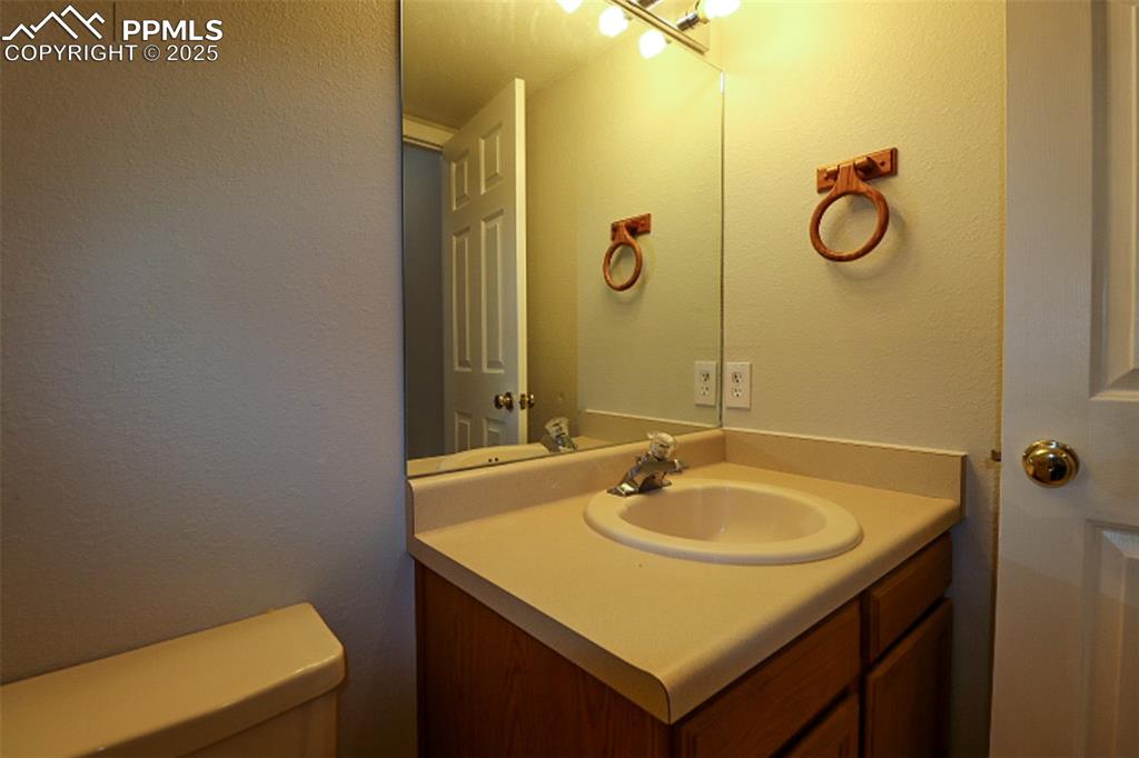 Image 14 of 39: Bathroom