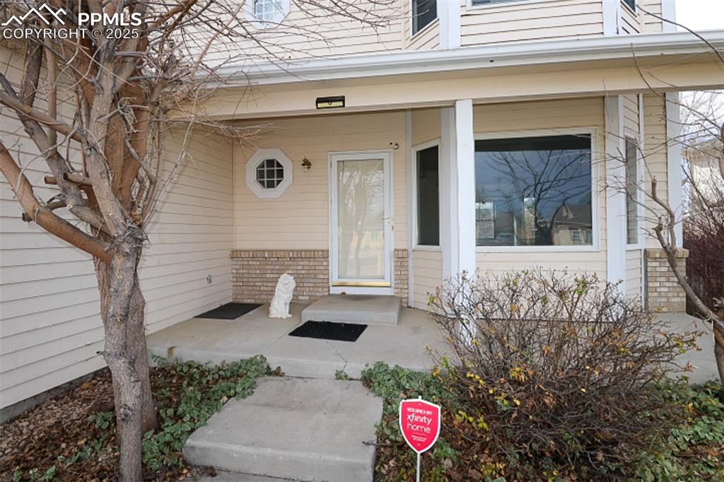 Image 3 of 39: Entry