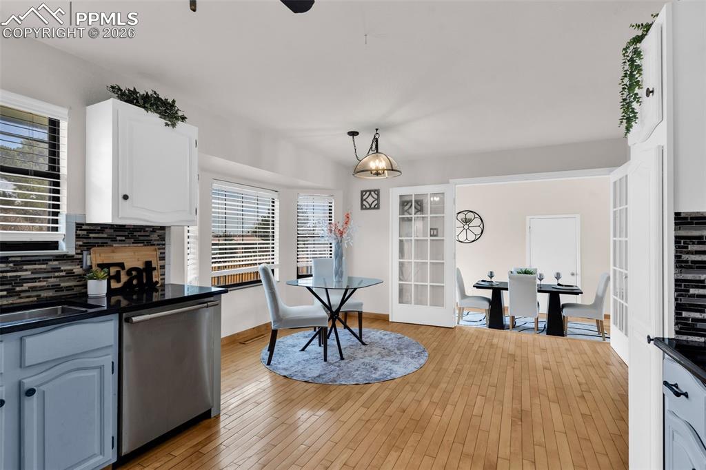 Image 12 of 29: Kitchen