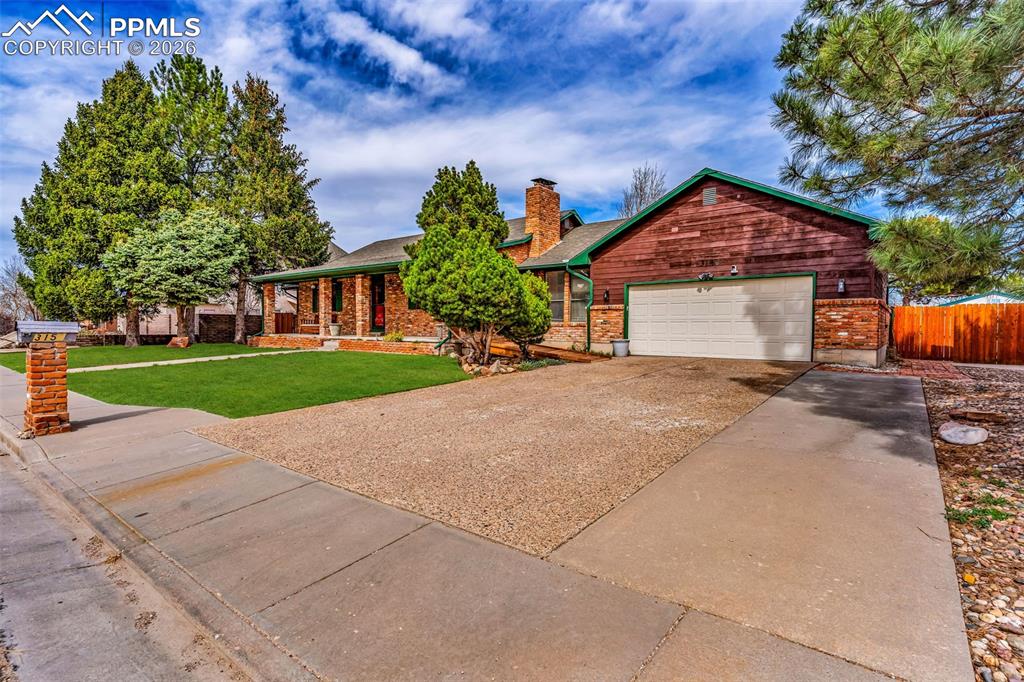 Image 4 of 29: Front of Structure