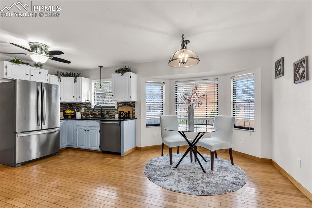 Image 9 of 29: Kitchen