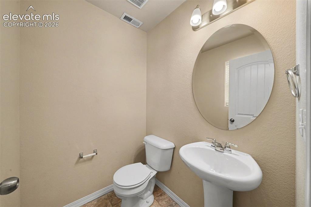 Image 10 of 25: Bathroom