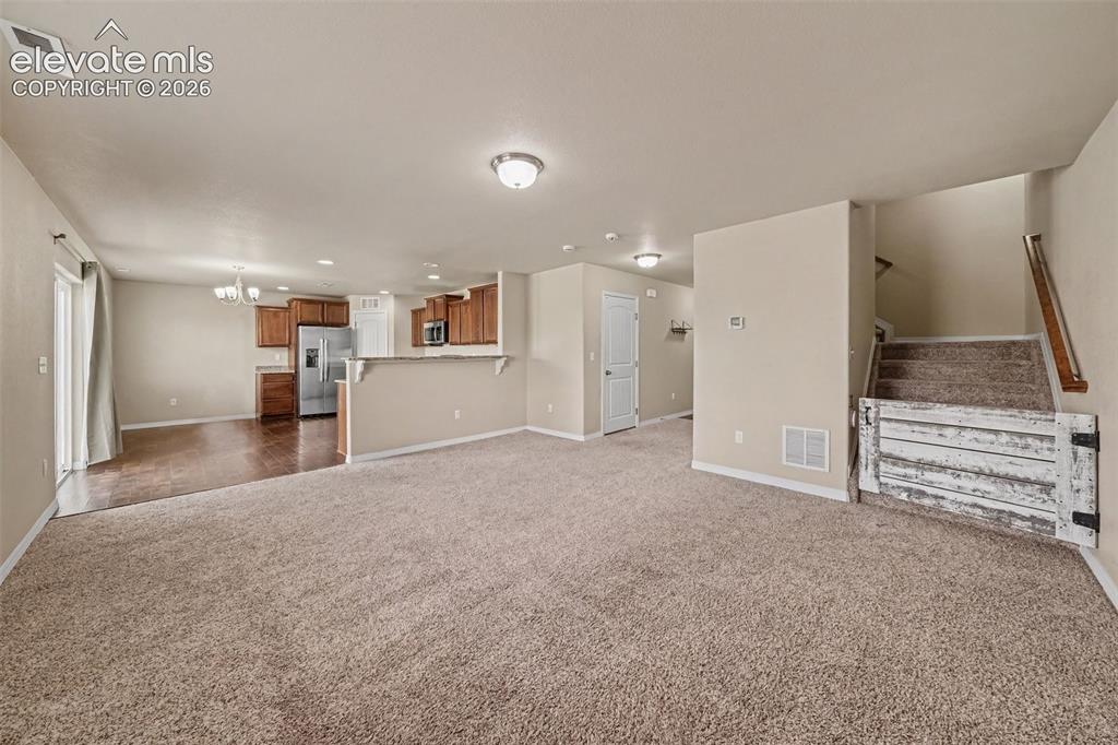 Image 4 of 25: Living Room