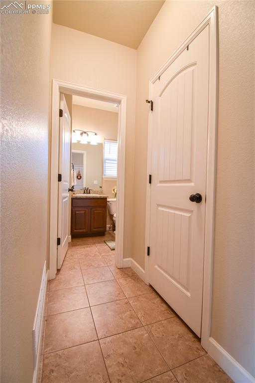 Image 12 of 50: Bathroom