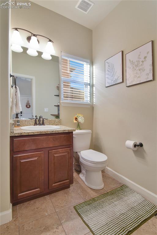 Image 14 of 50: Bathroom