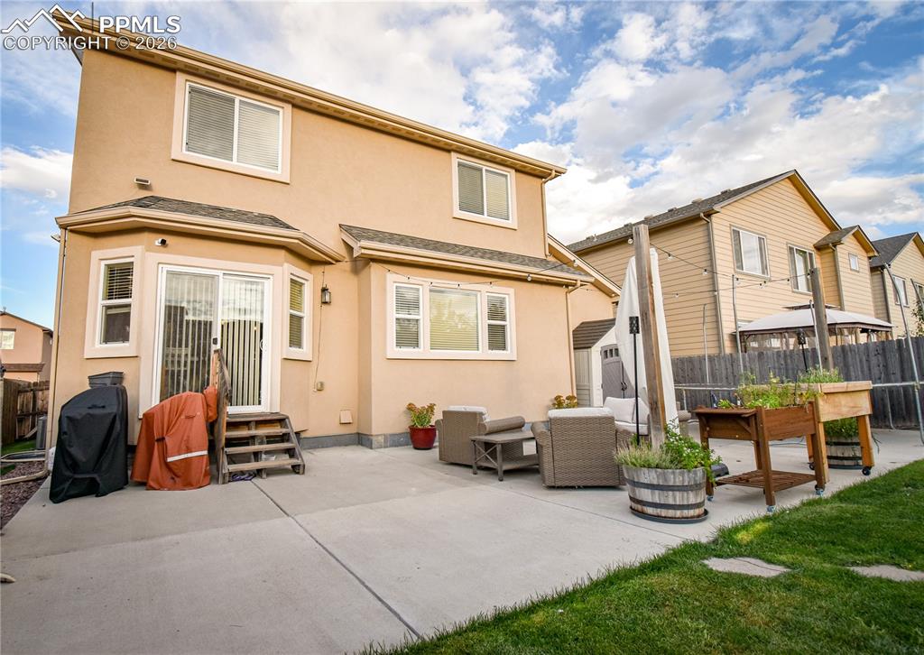 Image 9 of 50: Back of Structure