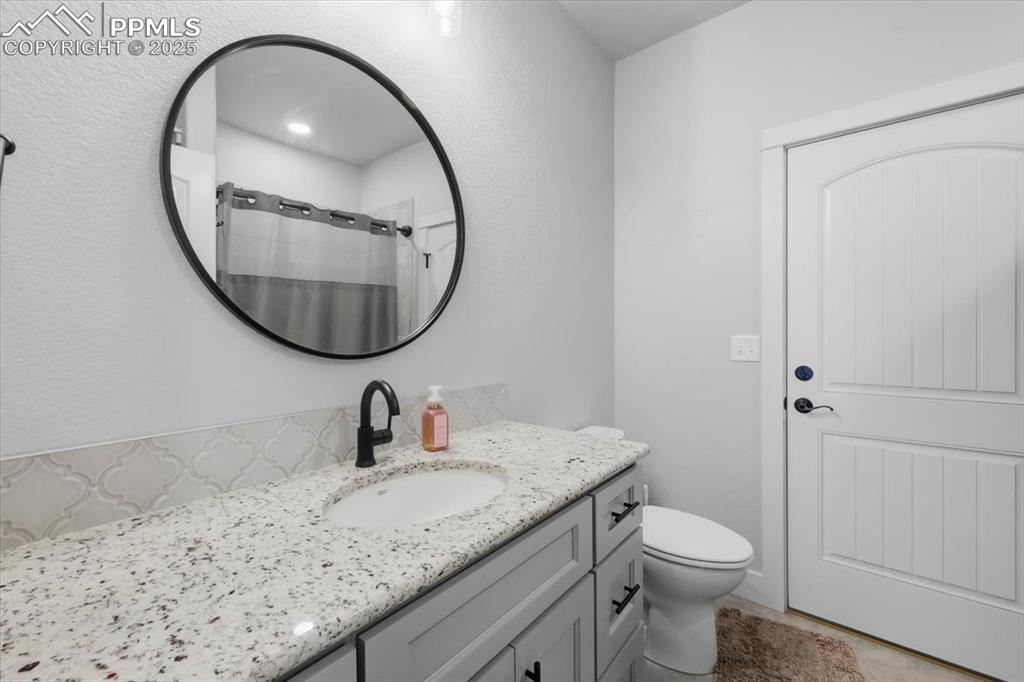 Image 20 of 39: Bathroom