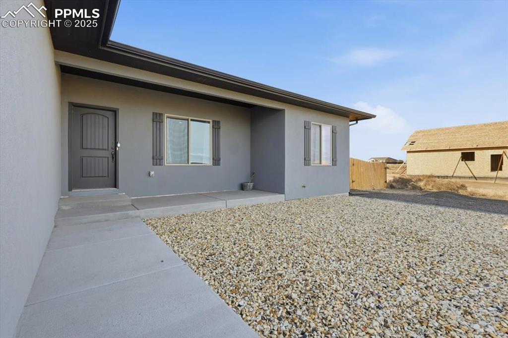 Image 32 of 39: Entry