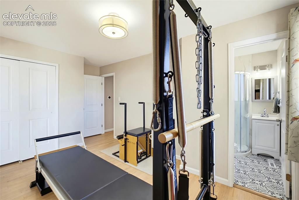 Image 17 of 29: Bedroom