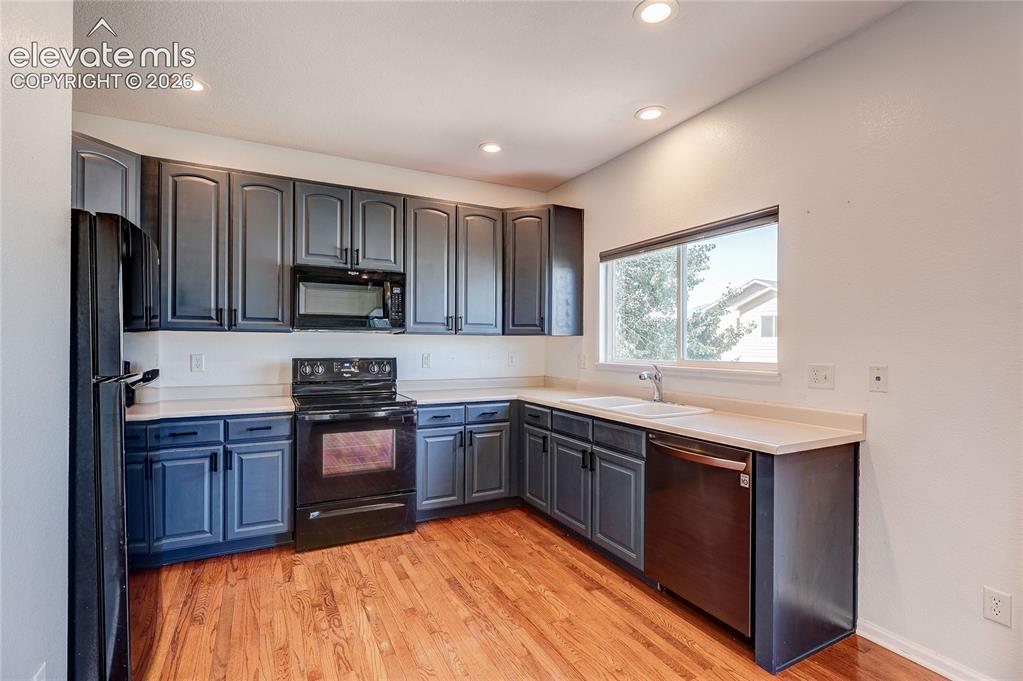 Image 8 of 42: Kitchen