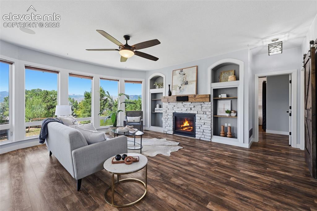 Image 12 of 49: Built in shelving and more views from your family room!