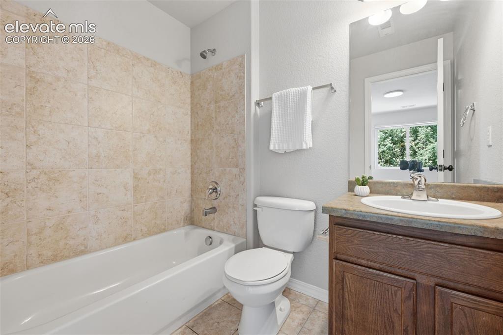 Image 35 of 49: Junior master bath for bedroom #3!