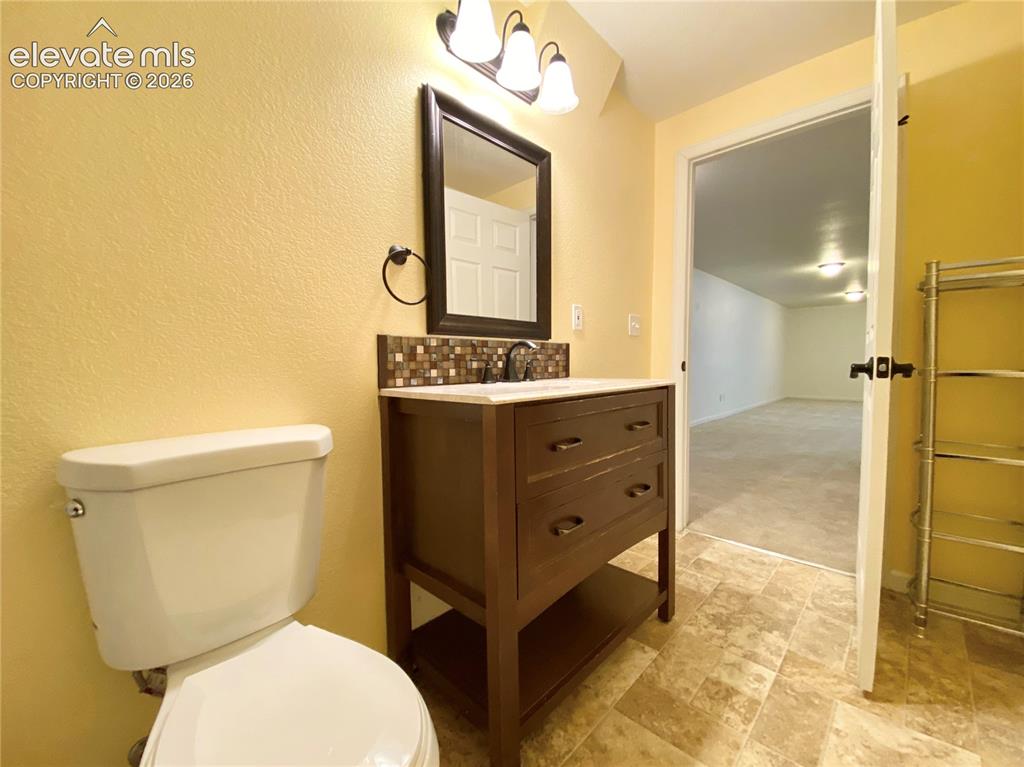 Image 22 of 29: Bathroom