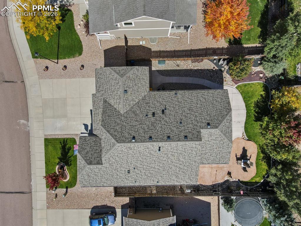 Image 3 of 43: NEW ROOF 2025!