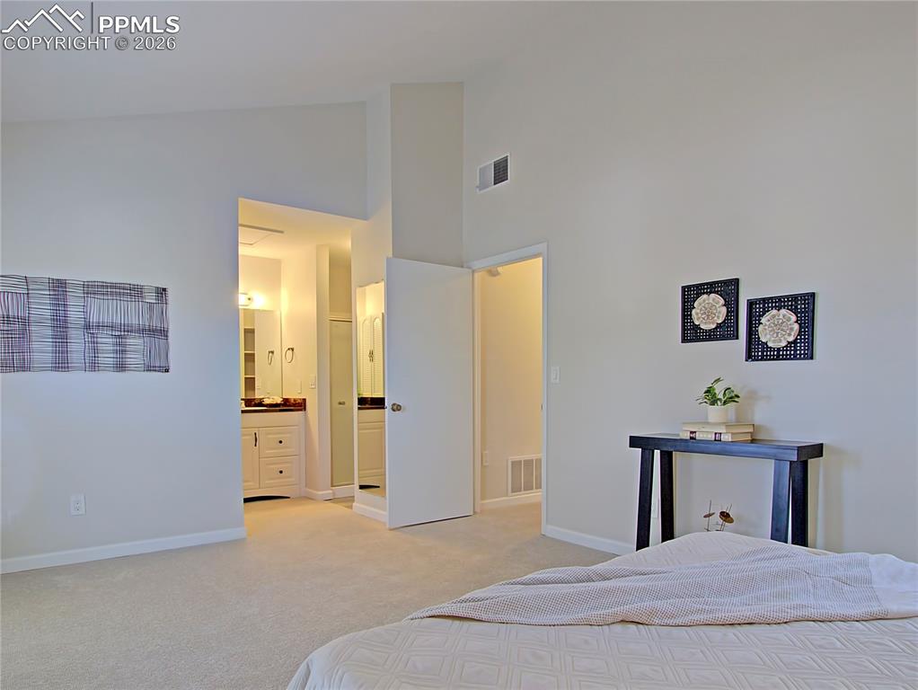 Image 23 of 27: Master Bedroom