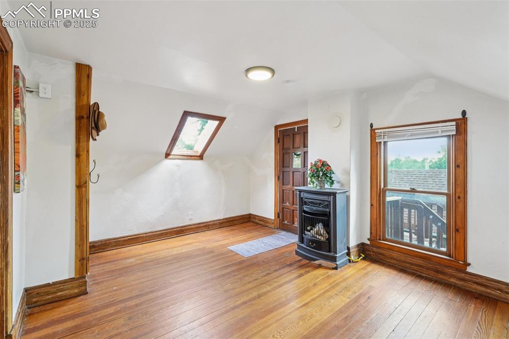 Image 11 of 49: UNIT 3- TOP FLOOR