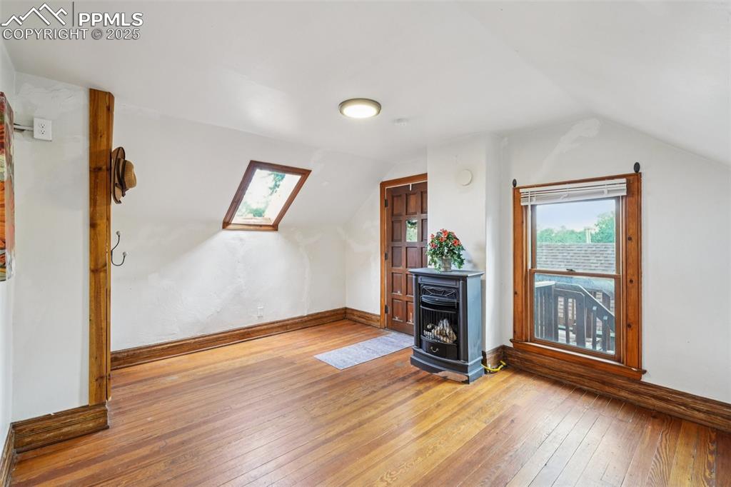 Image 13 of 49: UNIT 3- TOP FLOOR