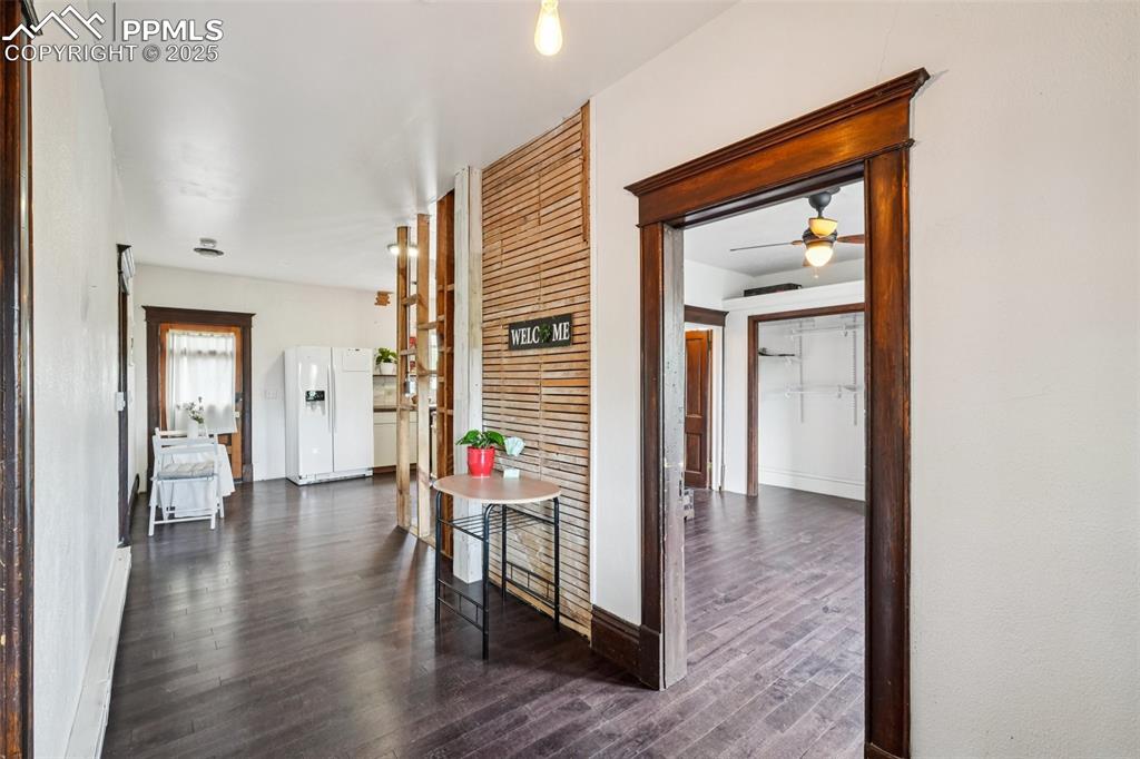 Image 16 of 49: UNIT 2- MIDDLE FLOOR