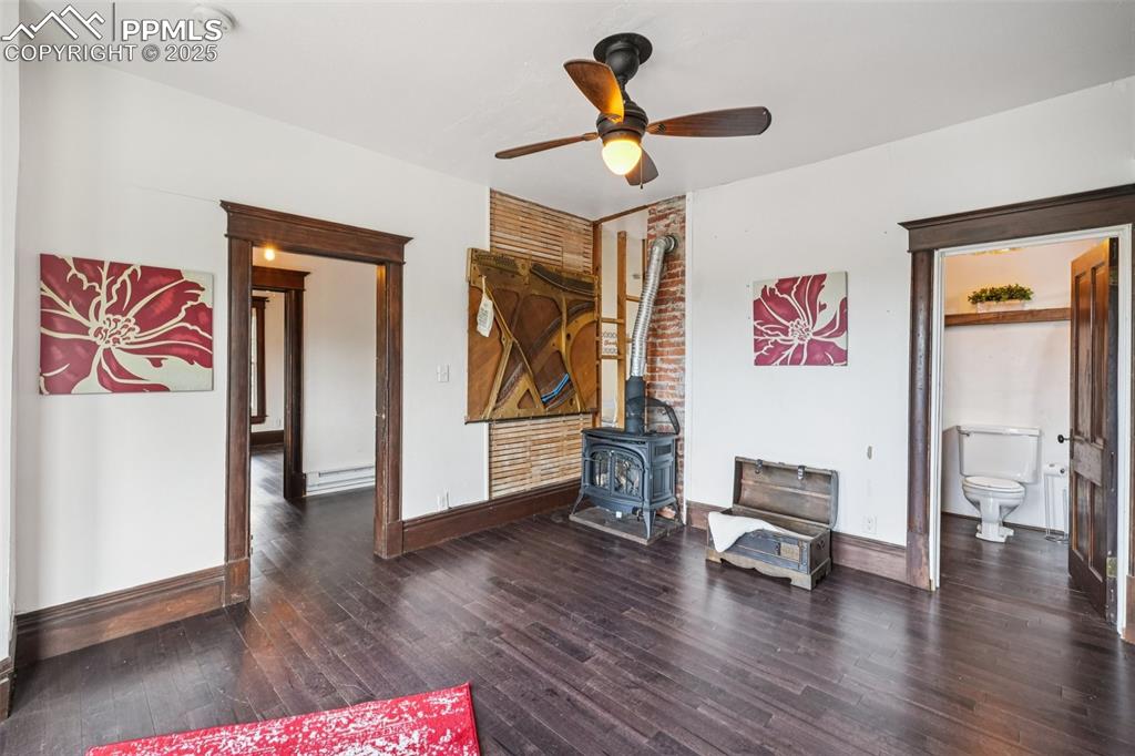 Image 17 of 49: UNIT 2-MIDDLE FLOOR