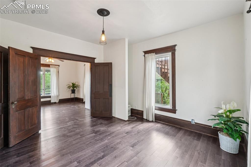 Image 23 of 49: UNIT 2- MIDDLE FLOOR