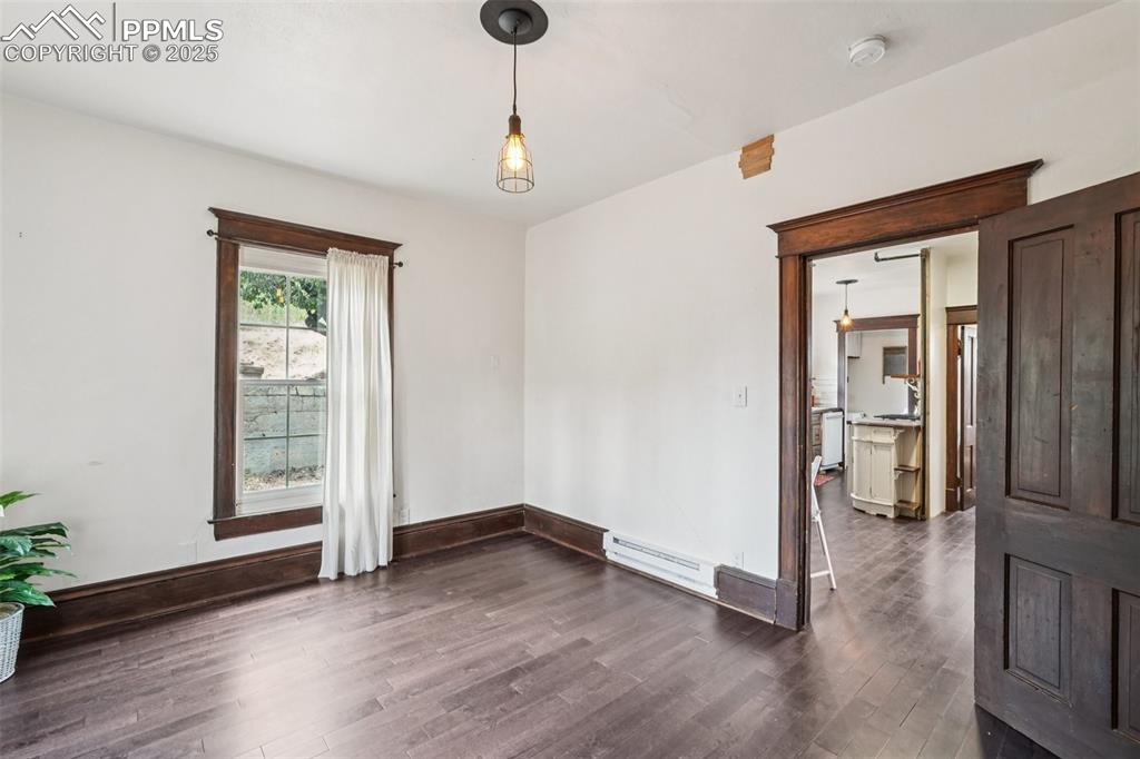 Image 25 of 49: UNIT 2- MIDDLE FLOOR