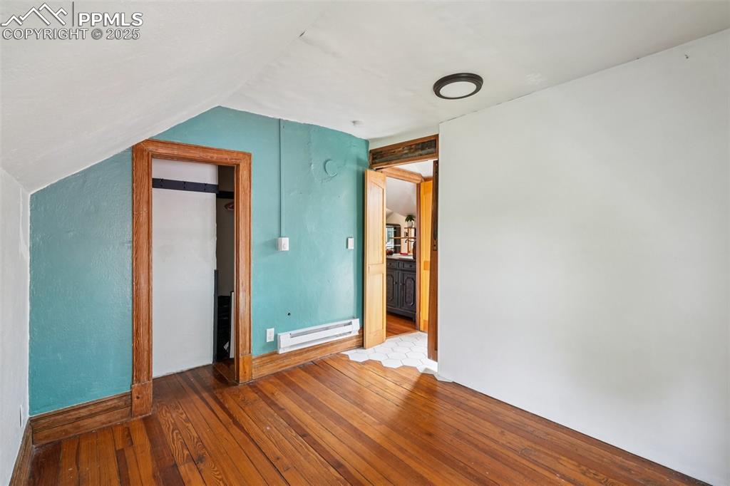 Image 5 of 49: UNIT 3- TOP FLOOR