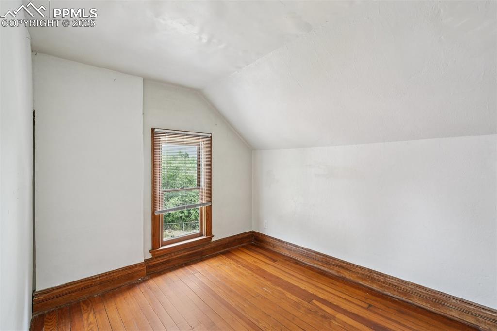 Image 8 of 49: UNIT 3- TOP FLOOR