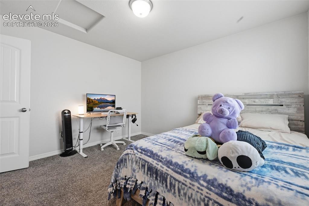 Image 31 of 37: Bedroom