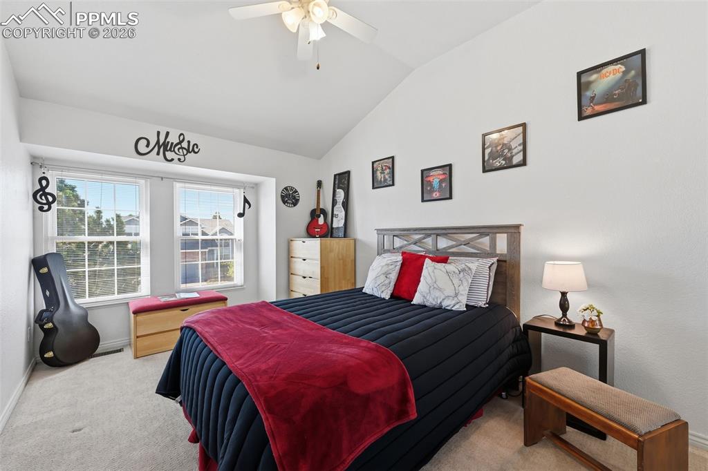 Image 18 of 38: Bedroom