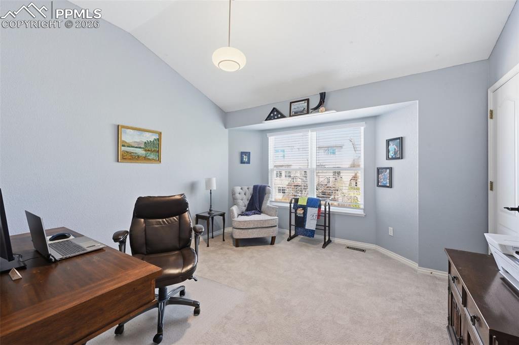 Image 21 of 38: Office