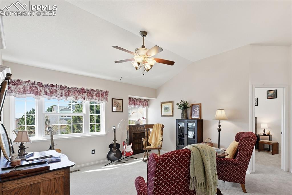 Image 24 of 38: Office