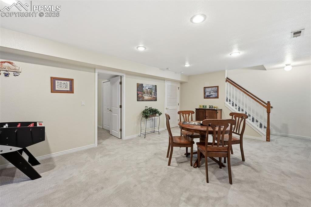 Image 27 of 38: Dining Area