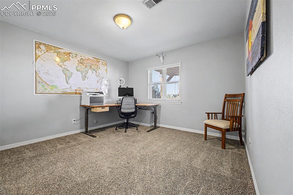 Image 22 of 48: Office