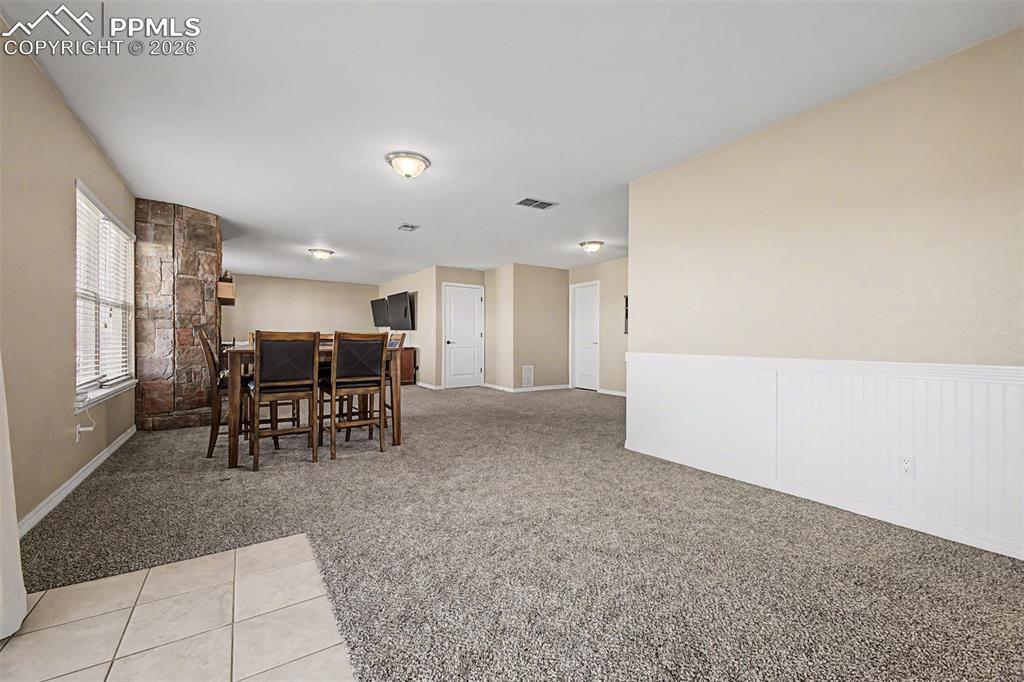 Image 26 of 48: Dining Area