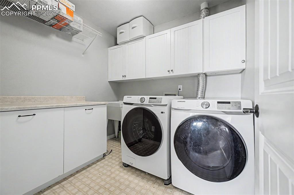 Image 27 of 48: Laundry