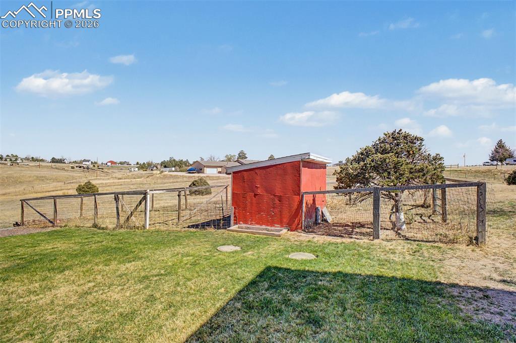 Image 37 of 48: Chicekn Coop