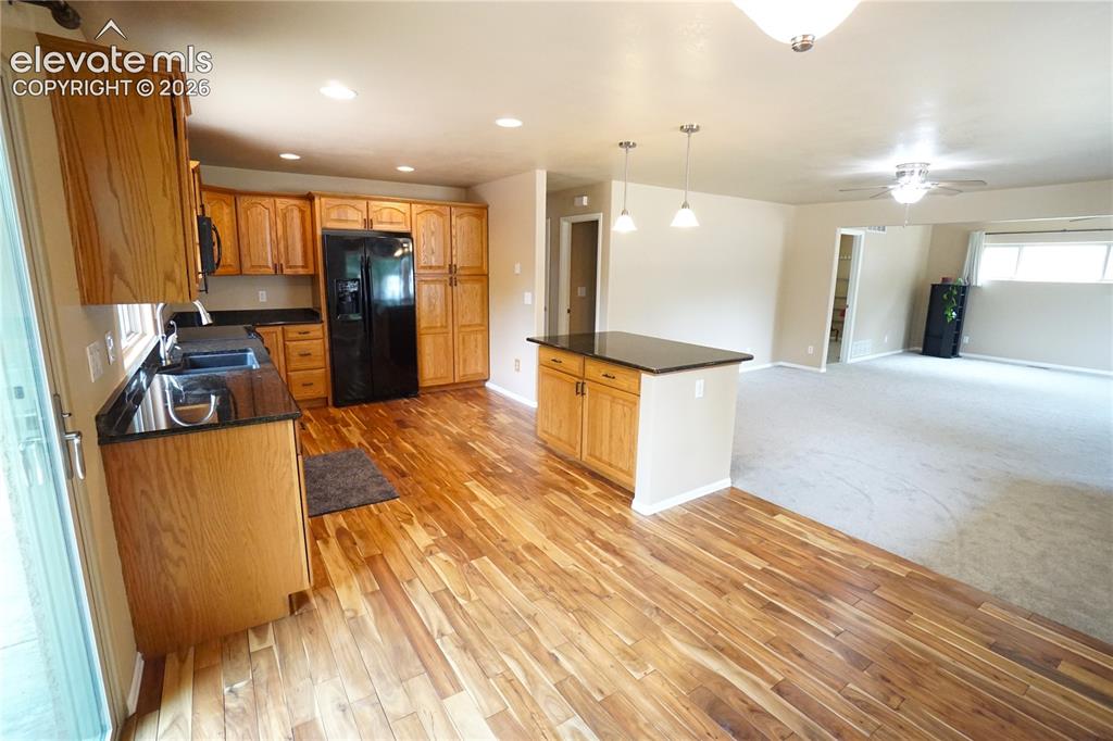 Image 14 of 33: Kitchen