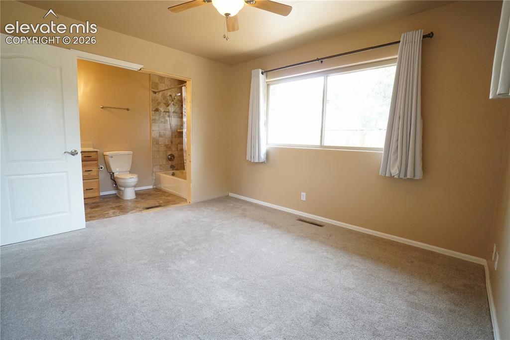 Image 19 of 33: Bedroom