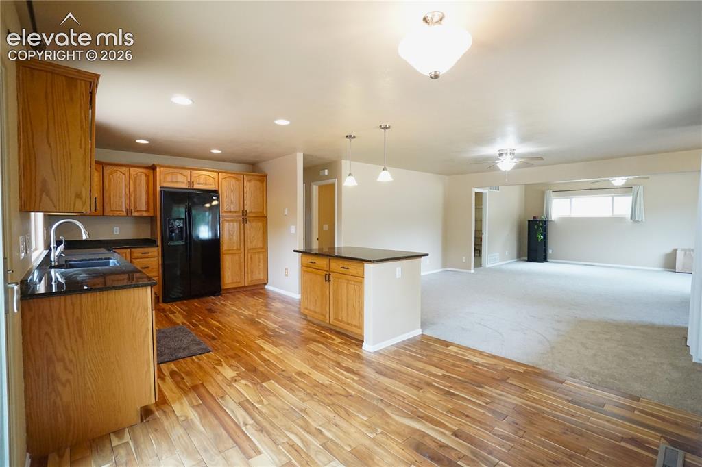 Image 8 of 33: Kitchen