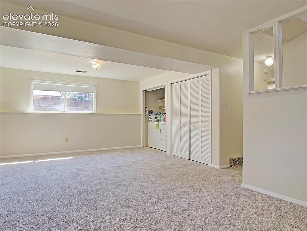 Image 15 of 27: Family Room